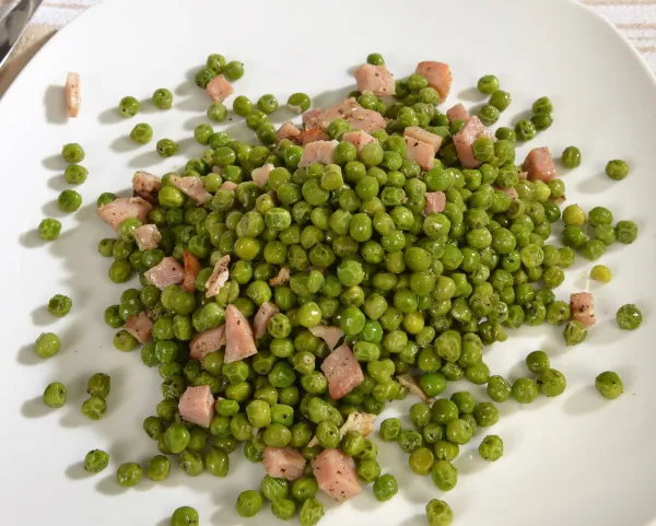 Piselli e prosciutto